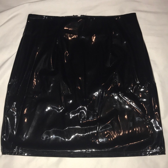 Fashion Nova Dresses & Skirts - Black skirt